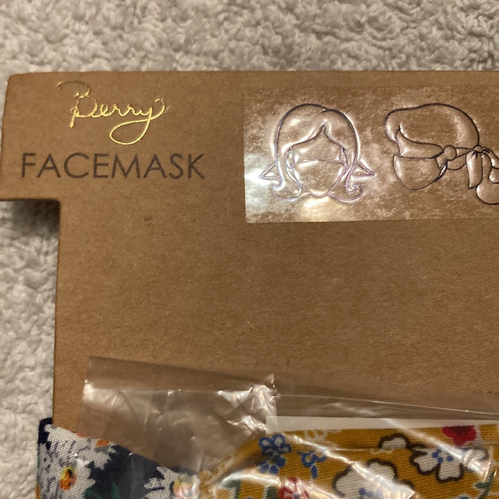 Berry face mask - Picture 4 of 4